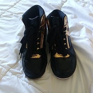 Women's "Hip Hop" Sneaker